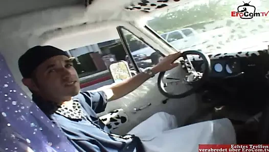 Küçük memeli genç kız alır bir kedi cumshot sonra pick up