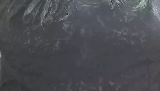 Orta yaşlı seksi kadının amcığı sikişmek istiyor ve ona mastürbasyon yapıyorum