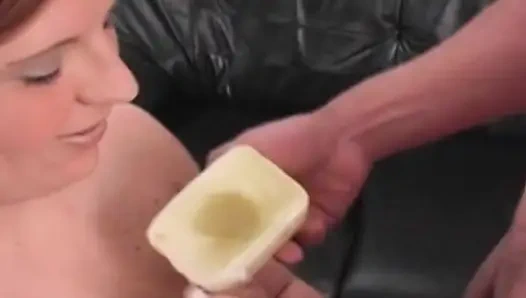 İri güzel kadına sürpriz boşalma