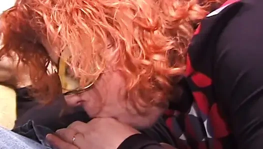 Garip amatör çift kamera önünde sikişiyor