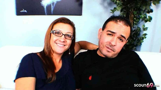 Gerçek amatör çift aldı ve baştan için ilk döküm seks