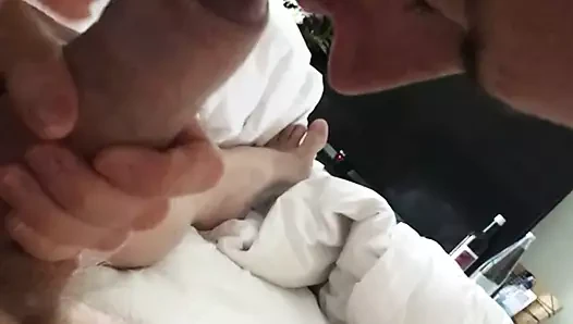Katie'nin ağzına cumming