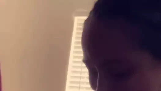 Yüz kahrolası büyük sevimli sürtük