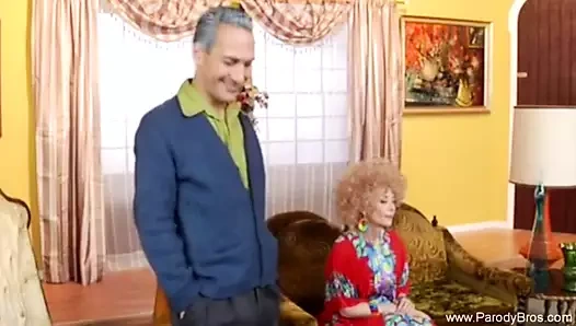 Kolej sarışın Mastürbasyon önce onu sınıflar, iyi hissetmek