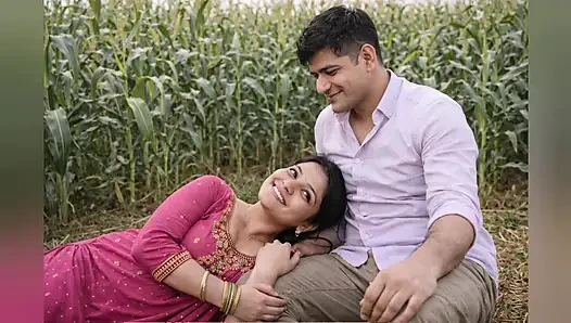 Desi Pakistani Bhabhi got romantic in the corn field and the idea was something else too......
