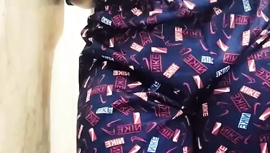 Kirli hindi audio video okul arkadaş ko patakr uski le li Hint okul kız