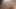 Darkhaired üniversiteli kız Irene rüzgara doğru geçişte gezinmekten hoşlanıyor