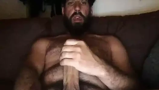 Kıllı göğüs büyük sakal baba okşayarak onun dev horoz