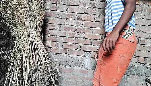 Oldman cook masterbation in locker room