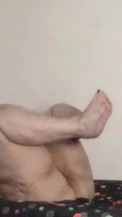 Komşu İngiliz genç erkek avcısı orta yaşlı seksi kadın sert büyük zenci yarağıyla oynuyor. Interracial | Klip 3