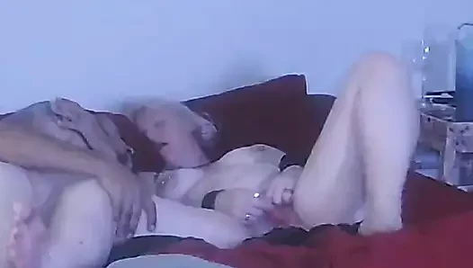Beni böyle sikmeyi seviyor.