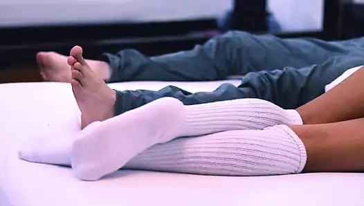 Üvey anne odasında üvey oğlunu baştan çıkarıyor