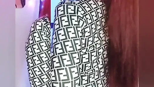 Gauchita Gösterisi! Arjantin tanrıçan gösterisinin prömiyerini yapıyor ve bu oluyor... Bölüm 1