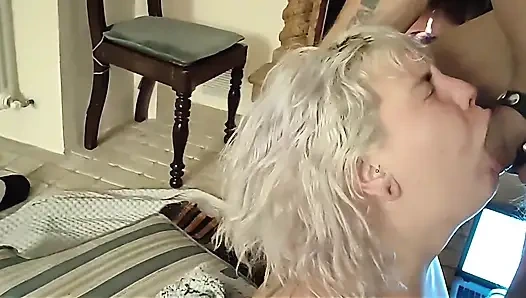 Tatilde kameraya alırken ıslak sakso