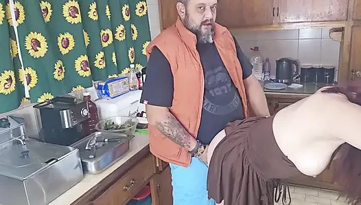 Şiplak mutfakta sikiş
