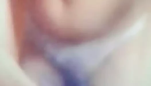 a bucetinha peluda dela