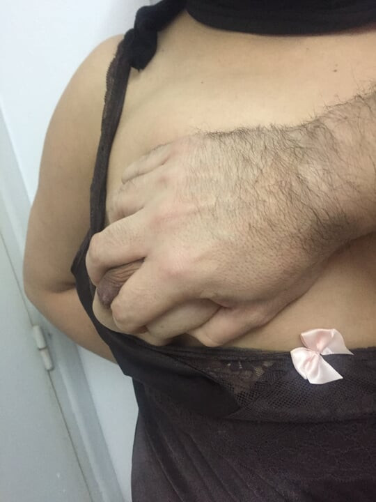 Ateşli karım kamera önünde mastürbasyon yapıyor (beğen ve abone ol)