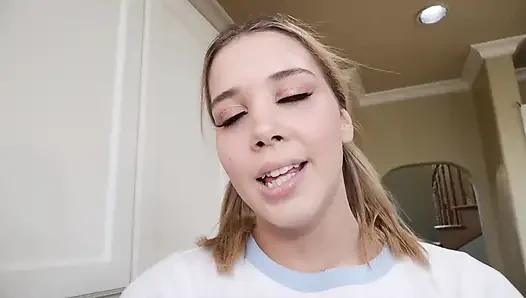 Sophia Sterling üvey babasının götünü sikiyor