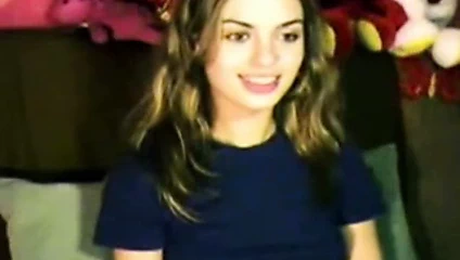 Çarpıcı civciv üzerinde ona web kamerası