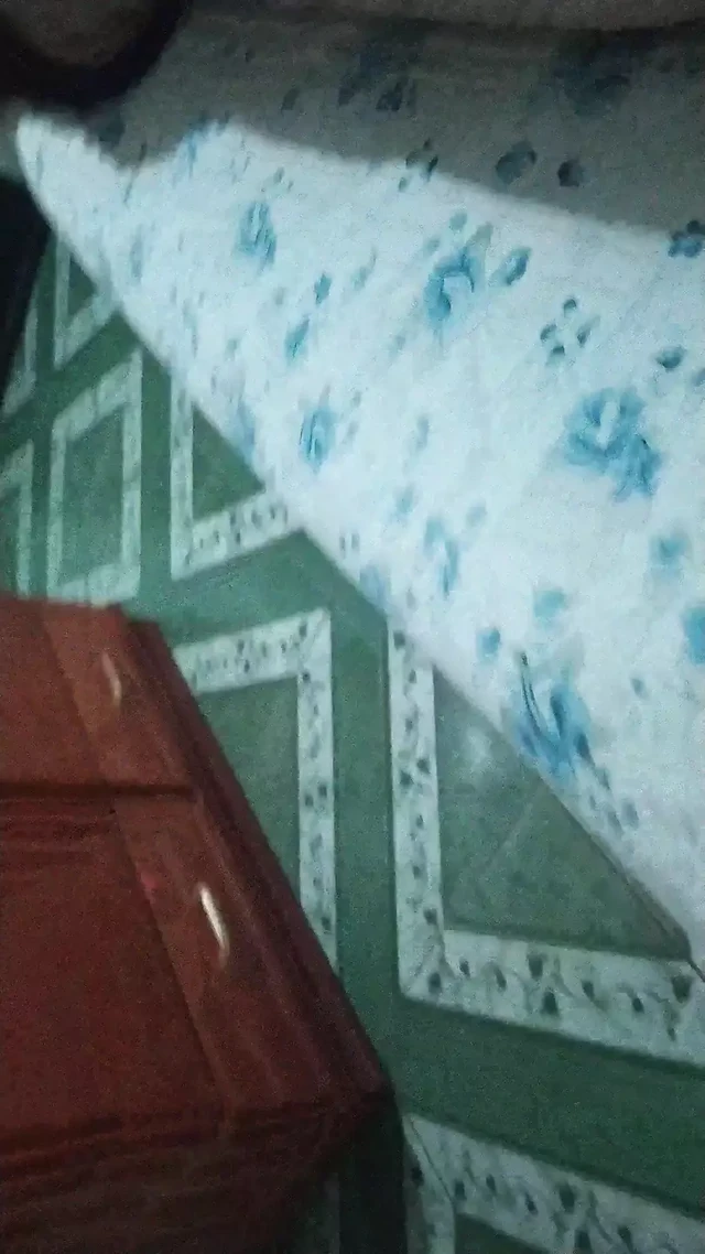 Bebek bakıcısı bana özensiz bir oral seks verir