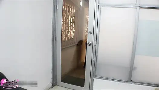 Ev arkadaşımla çok ıslak rüyalar gördükten sonra onunla yatıyorum - Porno