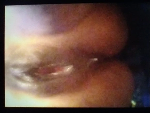 Amcık yapay penis, şişmiş klitoris dik ve azgın yutar