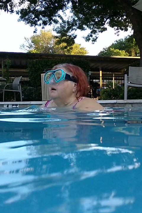 Seninle Su Eğlencesi Altında Som Seksi Büyük Güzel Hemşire Vicki
