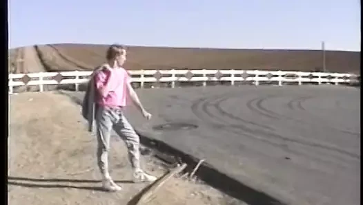 Seksi beyaz twink slurps üzerinde güzel Asya horoz sonra sikikleri