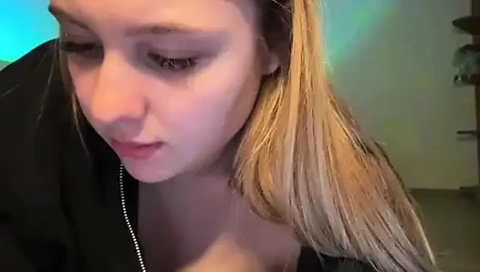 Jucielussie ile sıkı amcığı parmaklıyor