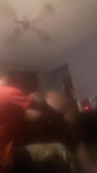 Rubn mega iri güzel kadının götünü çevir