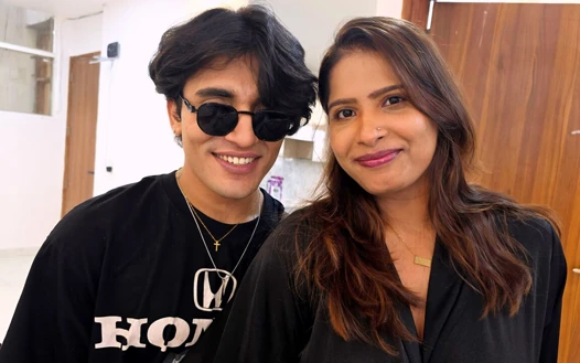 Hintli Asyalı Desi Çifti Hardcore Sevişiyor ve Seks Sevişiyor, Öpüşme Videosu