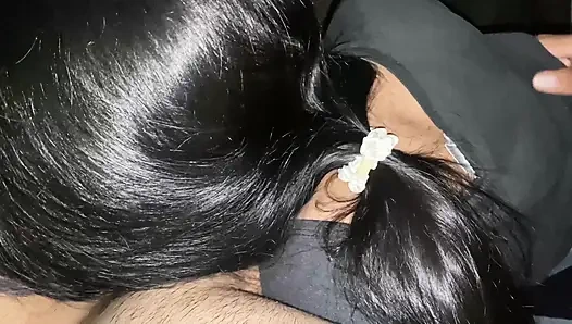 Güzel Hintli 18 Yaşındaki Ateşli Kız Ilk Kez Büyük Yaraklı Amca Tarafından Amını Sikiyor Hintçe Sesli Tam Sert Seks