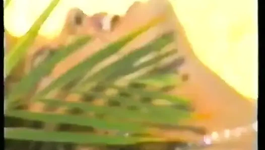 Electric Blue 43: büyük memeli sorun