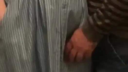 Rundom sürtük hatun yaşlı adamdan parmaklanıyor