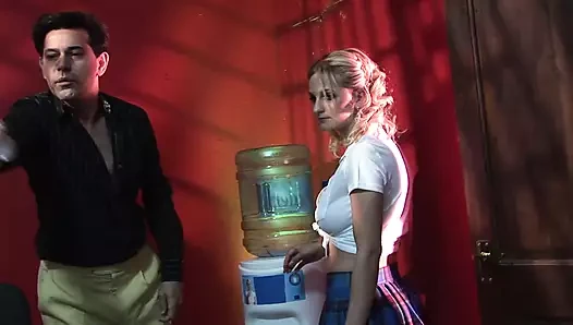 Darina Haydi paul sikme ona sonra işemek üzerinde ona