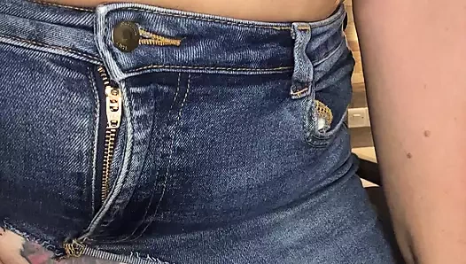 Öğle tatilinde kamera kızıyla fısıldayan şenlik