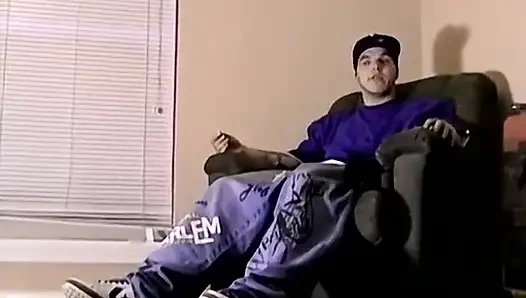 Heteroseksüel erkekleri emiyor