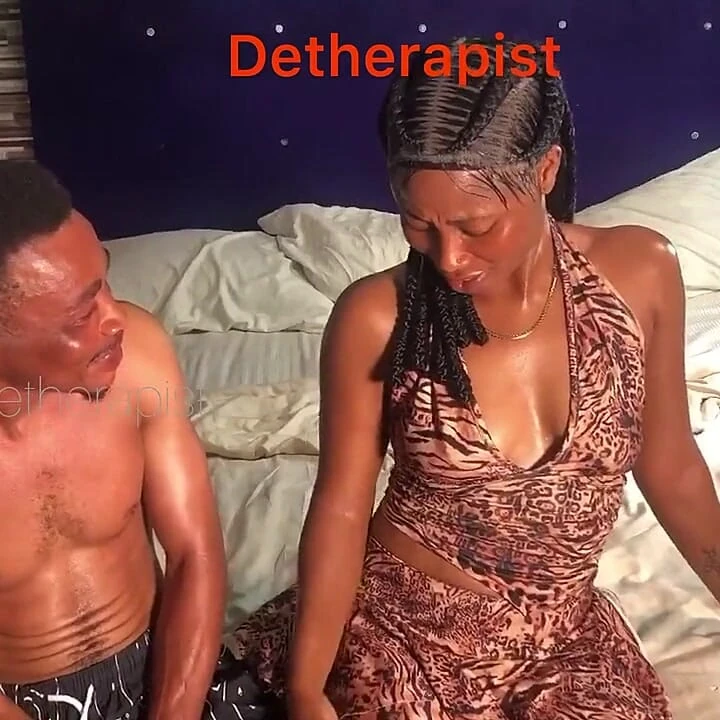 Ev yapımı seksi zenci çikolata kız arkadaşım bana amını sunuyor