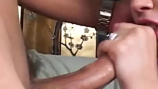 Sarışın erkek delisi orta yaşlı seksi kadın götünü sert anal sikiyor - dölleme