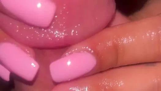 Renkli ayak parmakları ve pembe tırnaklar, elle muamele ve ayakla muamele