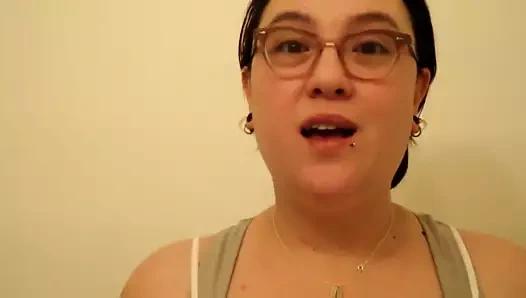 Kız bir meme kalkanı hd kullanır