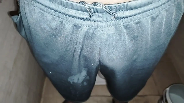 Hintli oğlanlar siyah yaraklı yarakla sikişiyor