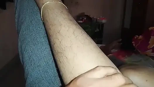 Delhi'de çalışan kız kocasıyla seks yapıyor