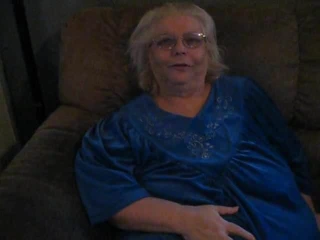 ameliyat yaralarımı gösteriyorum