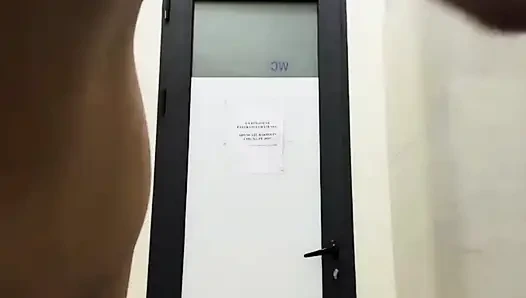 Halkın içinde çifte penetrasyon. Aşırı halka açık sikiş