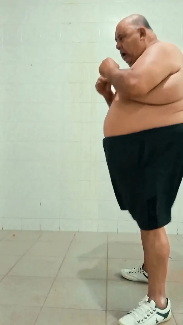 Bubba Güreşi'nin tam önünde duruyorsunuz!