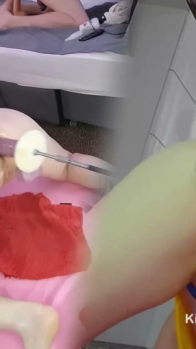 Seksi orta yaşlı seksi kadın lisa essex için sikiş makinesinde anal orgazm | Klip 1