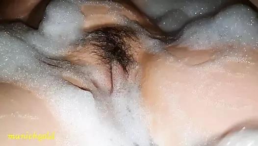 Amcık aç? benim yeni sapıkça çiş derlemem. sana uzun labia amımı göstereyim mi? senin için kelebek amımı açayım mı?