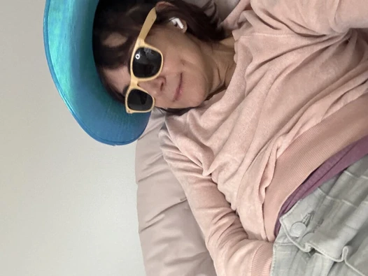 Seksi orta yaşlı seksi kız arkadaş sertçe azdırıyor ve boşalıyor