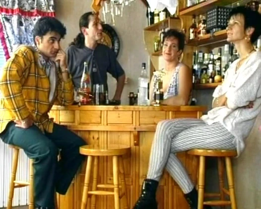 Tombul Alman bayan birkaç kadehten sonra sert sikiliyor